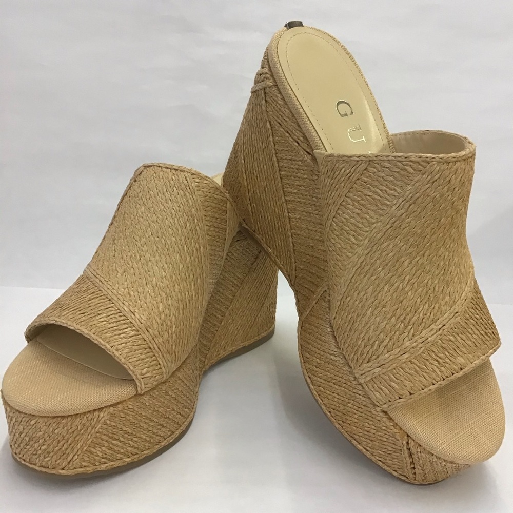 New Womens Evenz Heels by Guess Size 7